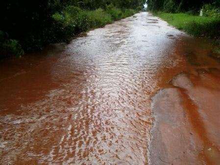 Ruas Do Parque Dos Poderes Viram Rio Em Dias De Chuva Forte Direto