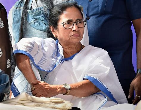 Kolkata Mamata Upset With Jai Shri Ram Slogan At Netaji Jayanti