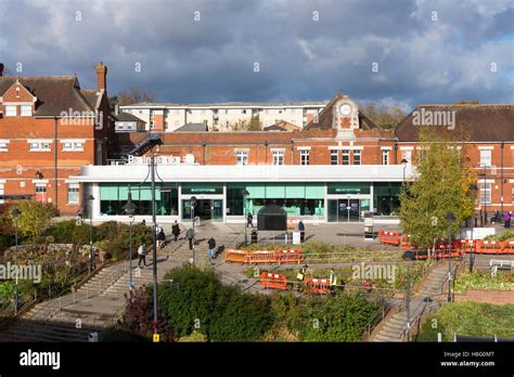 Basingstoke Train Station High Resolution Stock Photography and Images - Alamy