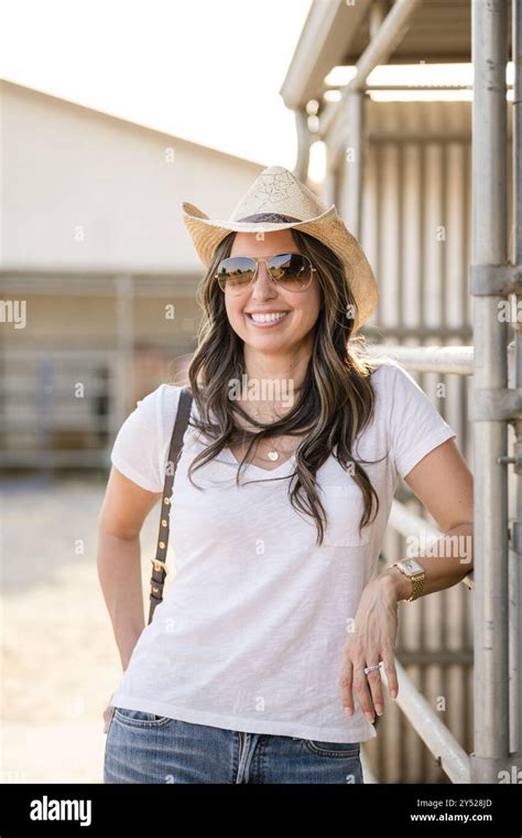 Woman Cowgirl Mature Hi Res Stock Photography And Images Alamy