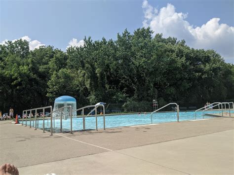 Tuttle Park Outdoor Pool Open Hours Admission Price Address Photos