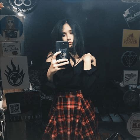 Как выглядит dead blonde певица