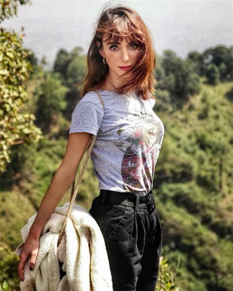 Natalia Téllez aparece junto a misterioso hombre y desata rumores de