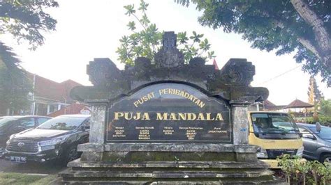 Wisata Religi Di Bali Rumah Ibadah Dalam Satu Tempat Di Puja Mandala