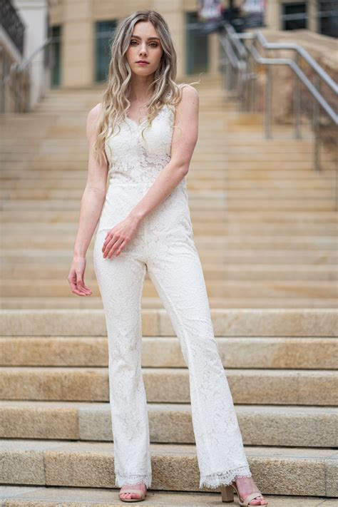 Weiße Spitze Hochzeit Jumpsuit mit Trail | Etsy