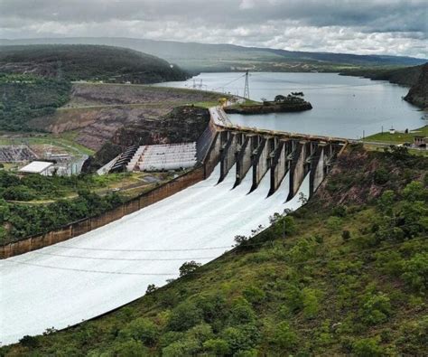 Após 12 anos reservatório da usina hidrelétrica de Furnas alcança 100