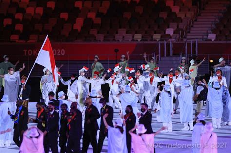 Kontingen Indonesia Tampil Gagah Di Upacara Pembukaan Olimpiade Tokyo 2020