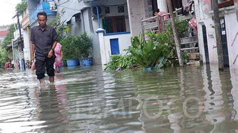 Rt Di Jakarta Timur Terendam Banjir Akibat Luapan Kali Ciliwung