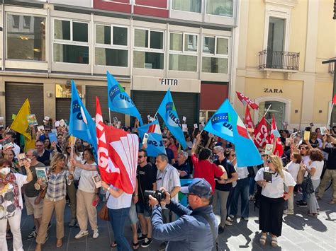 Sciopero 30 Maggio Foto Uil Scuola Puglia