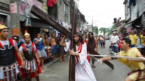 Foto Foto Tradisi Penyaliban Di Filipina