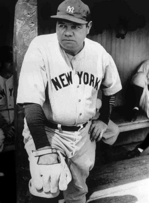 Logra cifra récord un guante subastado de Babe Ruth Montecristi Al Dia