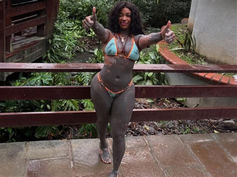 Sza Sfrigola In Bikini In Vacanza Naturaestrema