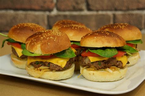 Recette facile des burgers maison avec Hervé Cuisine