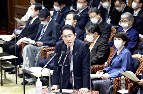 新年度予算案、衆院予算委で可決自民・公明両党の賛成多数で：写真 読売新聞