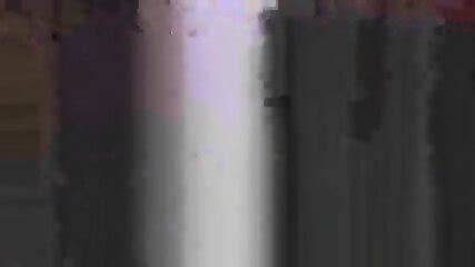 Jolie Blonde Recouverte De Sperme