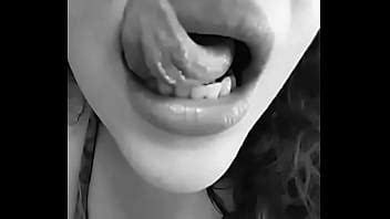 Vídeos lengua larga XVIDEOS