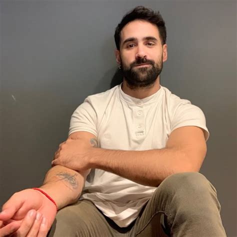 Esteban Arias Estebannarias • Threads Say More