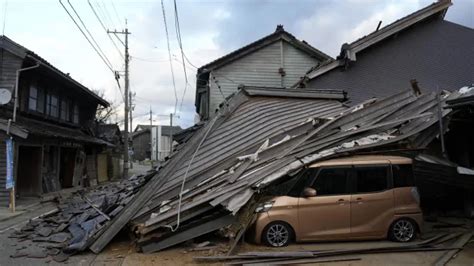 Las huellas del terremoto en Japón 14 000 evacuados y una región en ruinas