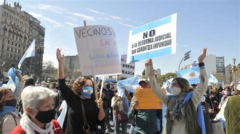 Las Fotos De La Protesta Contra La Reforma Judicial Un Pequeño Grupo