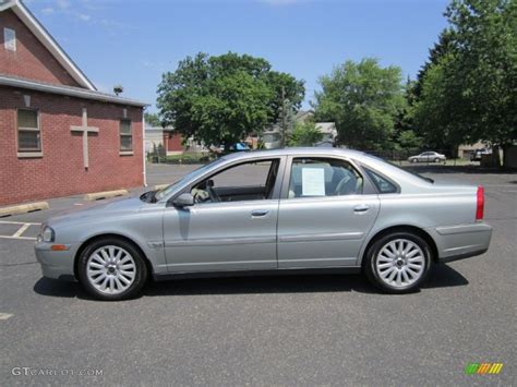 Crystal Green Metallic Volvo S Photo