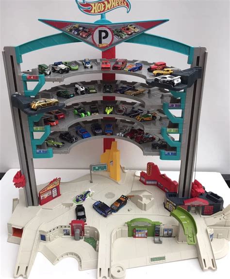 HOT WHEELS CITY Ultimate Garage Incomplete Comes With 36 Cars Fun Toys Track 70 00 PicClick UK