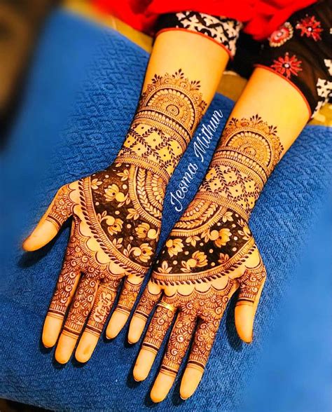 35+ Fresh & Pretty Lotus Mehndi Designs for Hands & Feet to Save RN ...