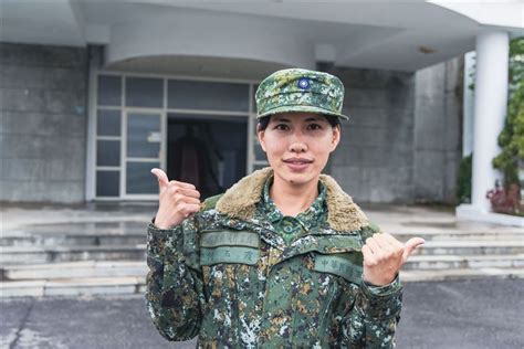 【軍人之友社敬軍慰問】大家談：爽朗笑聲 心中暖流 軍聞 【軍人之友社敬軍慰問】大家談：爽朗笑聲 心中暖流 青年日報