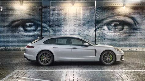 Porsche Panamera Sport Turismo News and Reviews | Motor1.com