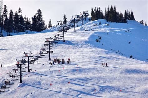 The 5 Best Ski Resorts Near Seattle, 2023/24