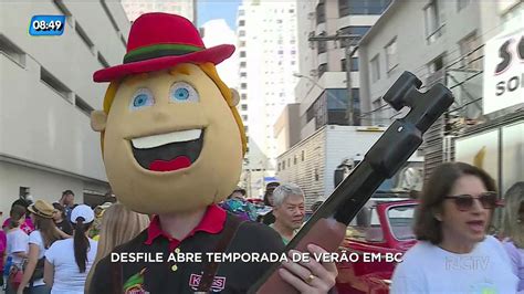 Desfile Abre Temporada De Verão Em Balneário Camboriú Youtube