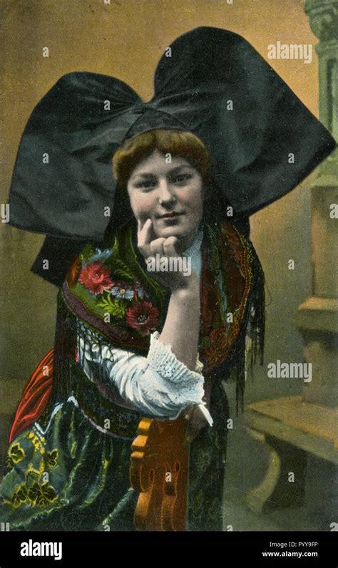 Femme Alsacienne Costume Banque De Photographies Et Dimages Haute