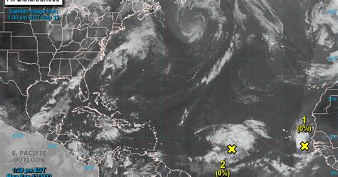 El Centro Nacional De Huracanes Vigila Dos Ondas Tropicales Con Posible