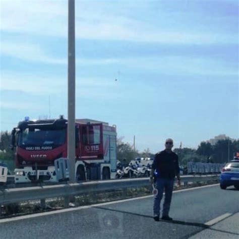 Incidente A Polignano Chiusa Al Traffico La Statale 16 In Direzione