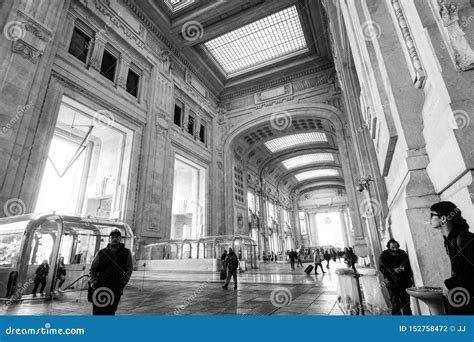 Architekt Bahnhof Mailands Centrale Redaktionelles Stockfotografie