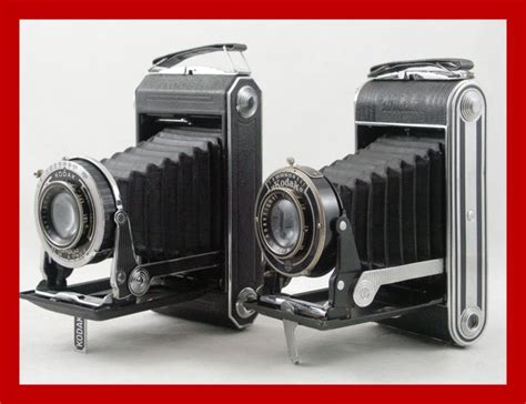 2 beautiful folding cameras: Kodak Junior 620 and the Kodak - Catawiki