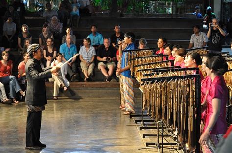 Hypeabis Mengenal 7 Jenis Angklung Di Indonesia Ada Badeng And Toel