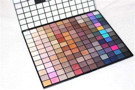 144 Ultimate Eyeshadow Palette Swatches