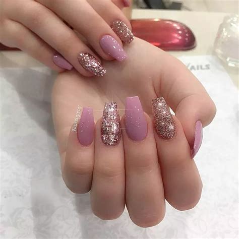 Pin de Nilde Sousa en Unhas delicadas Manicura de uñas Uñas