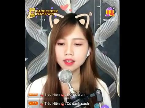 Em gái xinh xắn livestream trên Uplive XVIDEOS