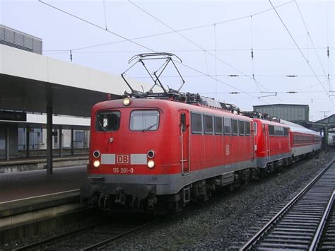 Br Mit Br Im Schlepp Schadwagenzug Am Ende Noch