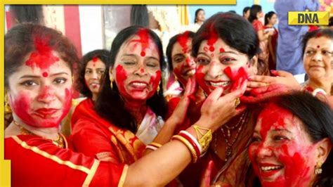 Durga Puja 2022 Why Bengali Women Play Sindoor Khela Know How