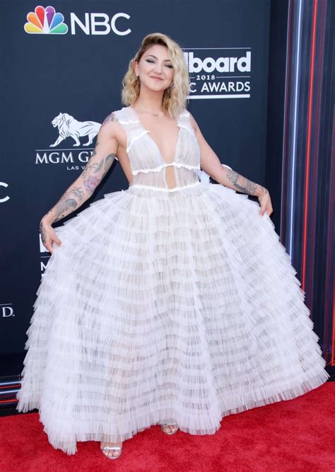 Hot And Sexy Julia Michaels Photos ThBlog