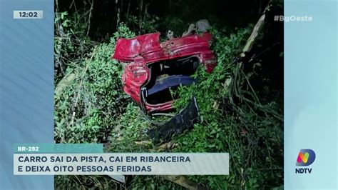 Carro Sai Da Pista Cai Em Ribanceira E Deixa Oito Pessoas Feridas Na