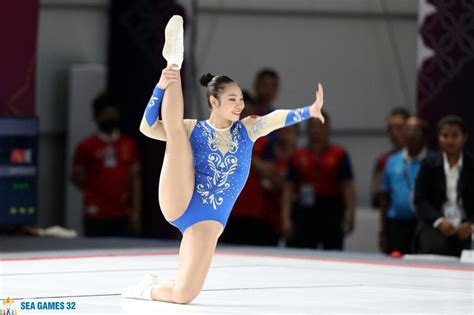 Hot girl HC vàng Aerobic Áp lực vì trượt cup thế giới trước khi thi SEAGAMES