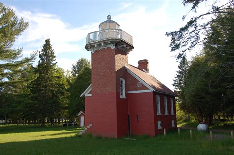 Michigan Lighthouse Guide And Map Baraga County Lighthouses Travel The Mitten