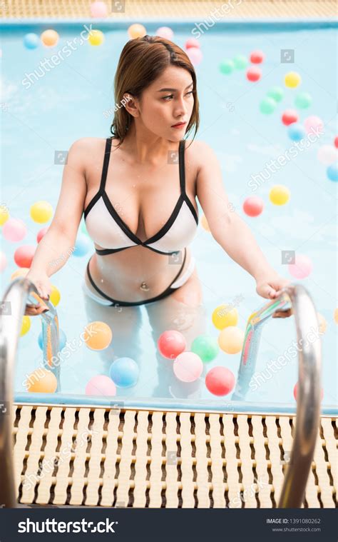 Sexy Beautiful Women Wearing White Bikini Stock Photo 1391080262 Shutterstock