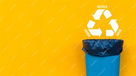 Reduce La Reutilización Recicla El Símbolo Con El Contenedor De Basura