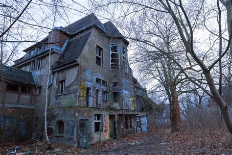 Zombie Hospital Kinderkrankenhaus Weißensee Abandoned Berlin