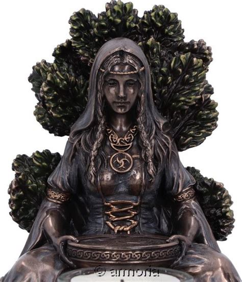 Vente Statuette Figurine Et Bougeoir D Esse Dana Aspect Bronze