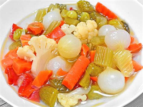 業務スーパーの400g『イタリアンミックスピクルス』は6種野菜でサラダ用に使いやすい Mitok（ミトク）